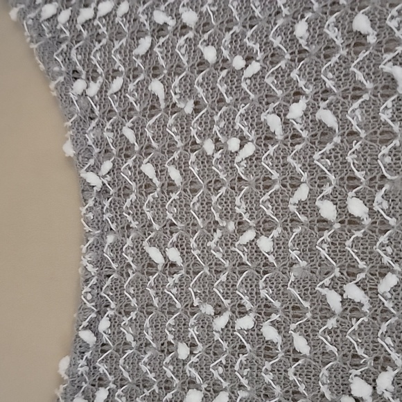 Amite Top in Size Large - Picture 2 of 4